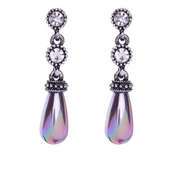 ❤️ $3/$20 MAUVE CRYSTAL BRASS DROP EARRINGS - Picture 1 of 1